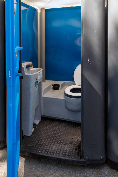 Porta potty delivery and setup in Temelec, CA